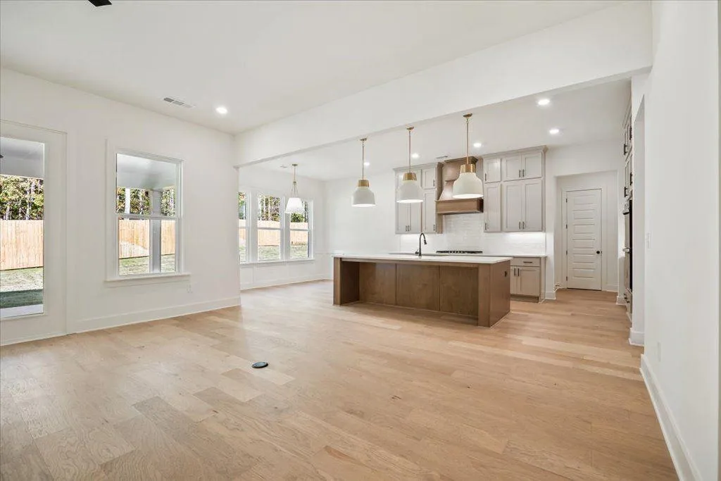 Gainesville, Georgia 30506, United States, 5 Bedrooms Bedrooms, ,5 BathroomsBathrooms,Residential,Active,174075