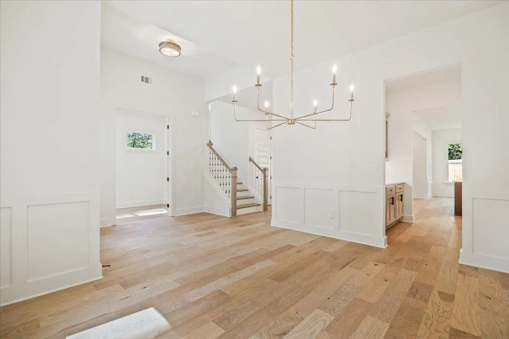 Gainesville, Georgia 30506, United States, 5 Bedrooms Bedrooms, ,5 BathroomsBathrooms,Residential,Active,174075