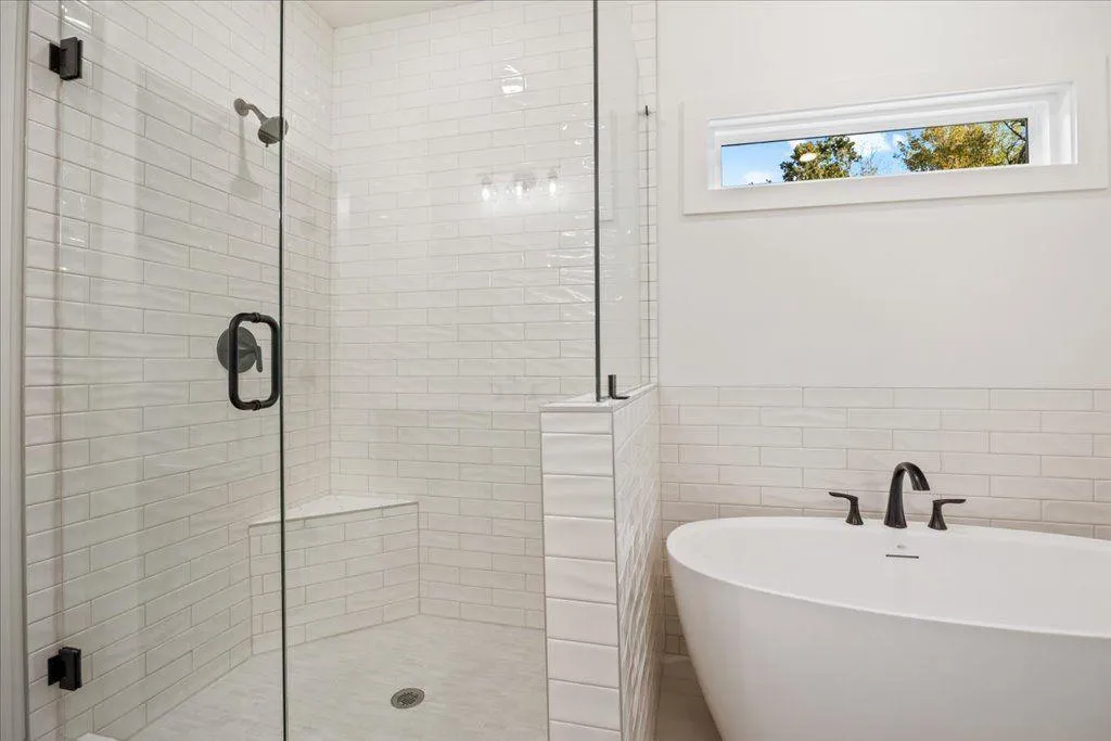 Gainesville, Georgia 30506, United States, 5 Bedrooms Bedrooms, ,5 BathroomsBathrooms,Residential,Active,174075