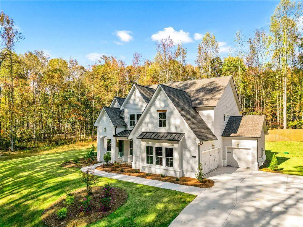 Gainesville, Georgia 30506, United States, 5 Bedrooms Bedrooms, ,5 BathroomsBathrooms,Residential,Active,174075