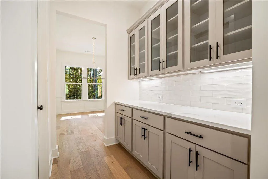 Gainesville, Georgia 30506, United States, 5 Bedrooms Bedrooms, ,5 BathroomsBathrooms,Residential,Active,174075