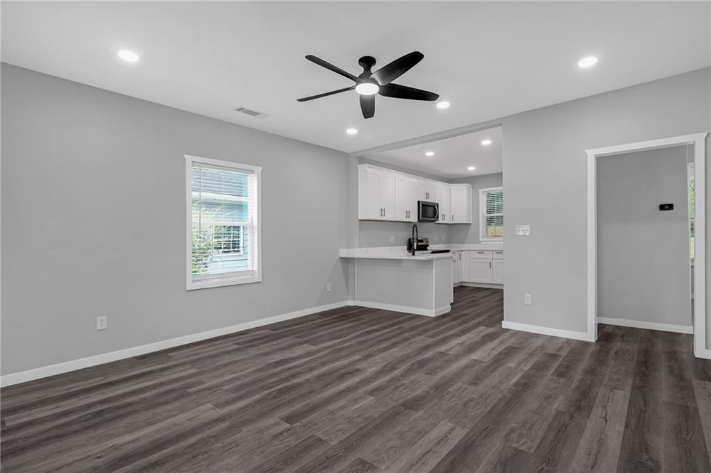 1055 Mayson Turner Road, Atlanta, Georgia image 4