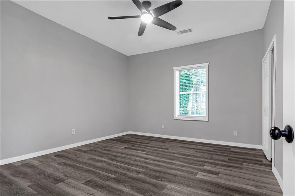 1055 Mayson Turner Road, Atlanta, Georgia image 7