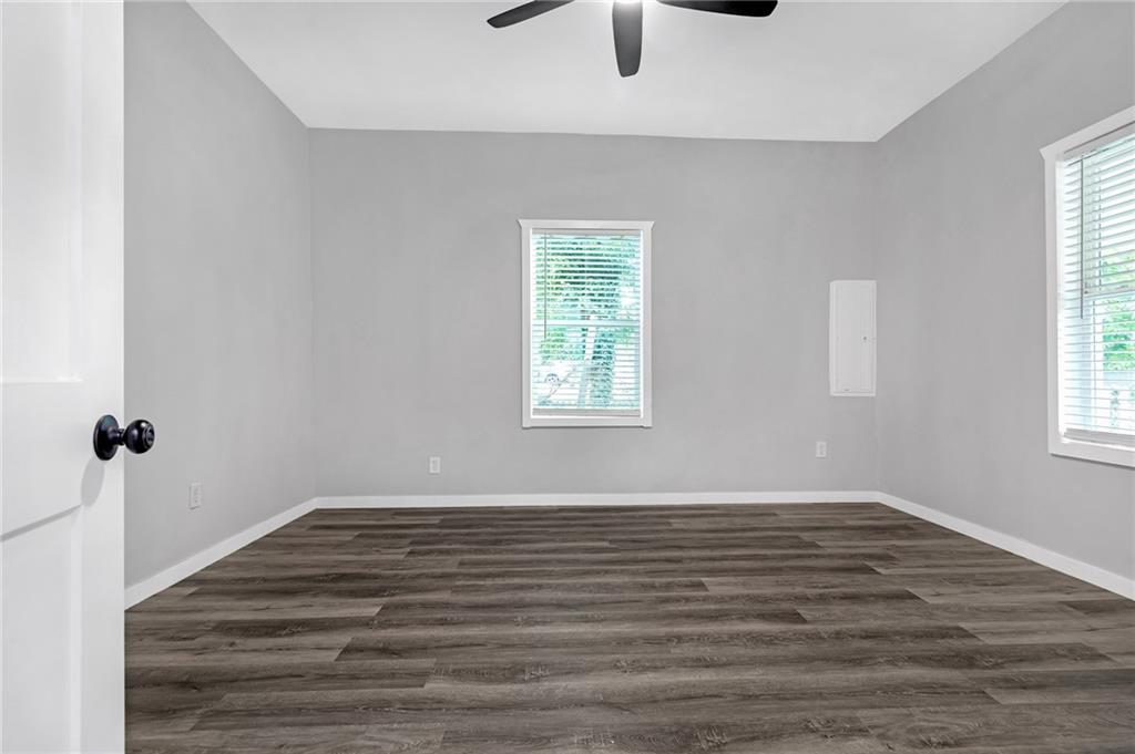 1055 Mayson Turner Road, Atlanta, Georgia image 6