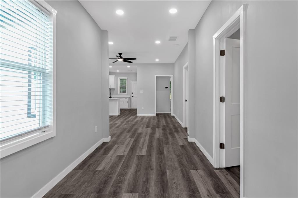 1055 Mayson Turner Road, Atlanta, Georgia image 3