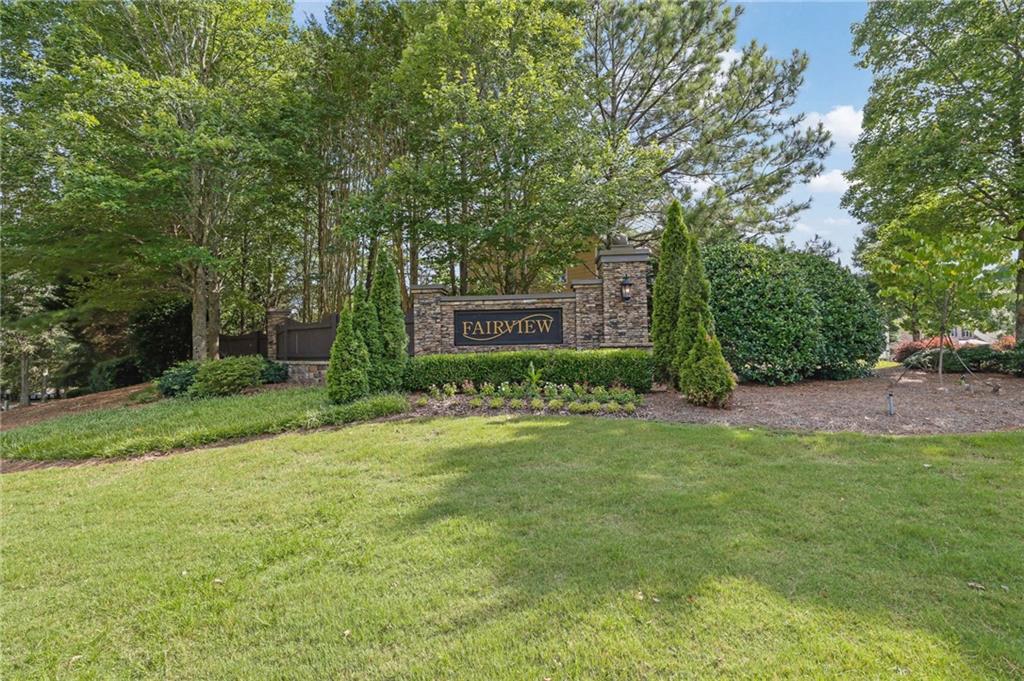 2945 Links View Way