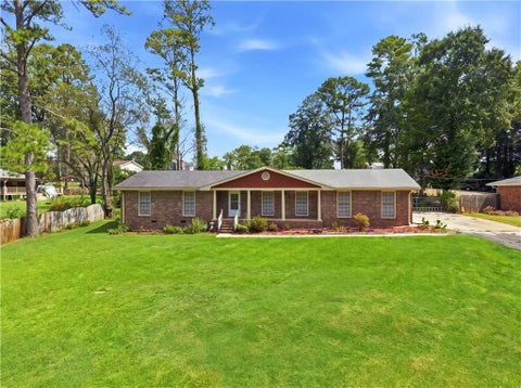 Homes For Sale - 2681 Kings Circle<br/> Lawrenceville, GA 30044