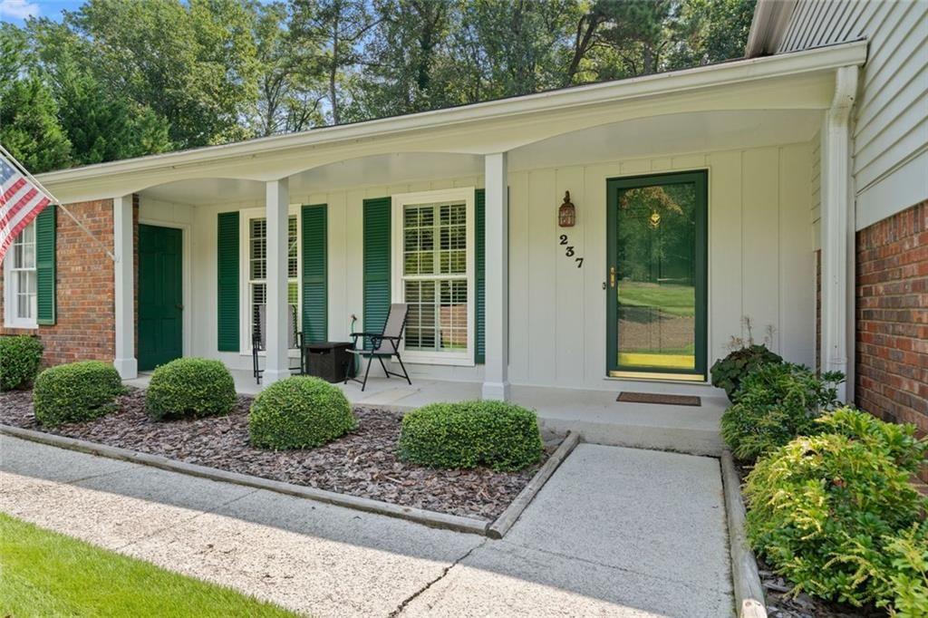 237 Lamplighter Lane SE