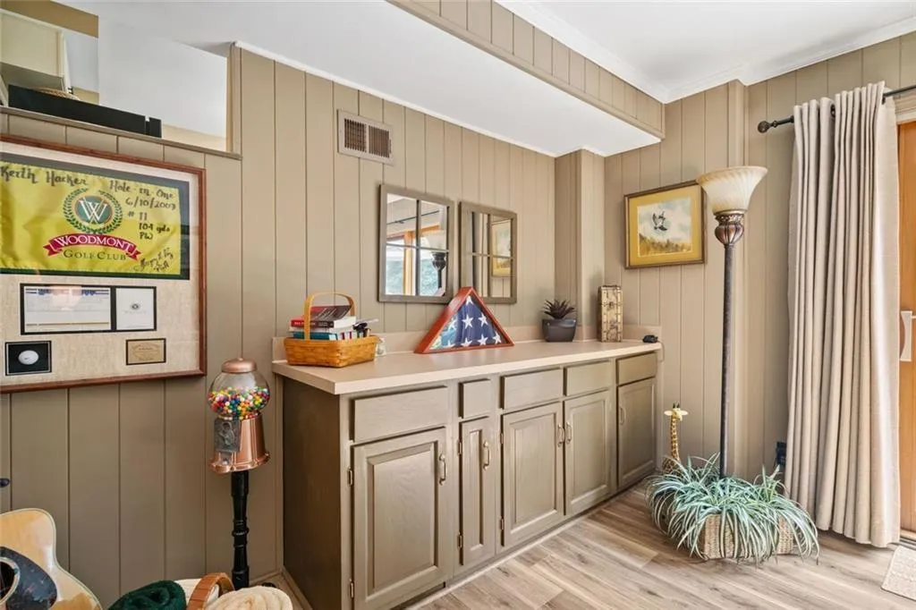 Marietta, Georgia 30067, United States, 4 Bedrooms Bedrooms, ,3 BathroomsBathrooms,Residential,Active,206075