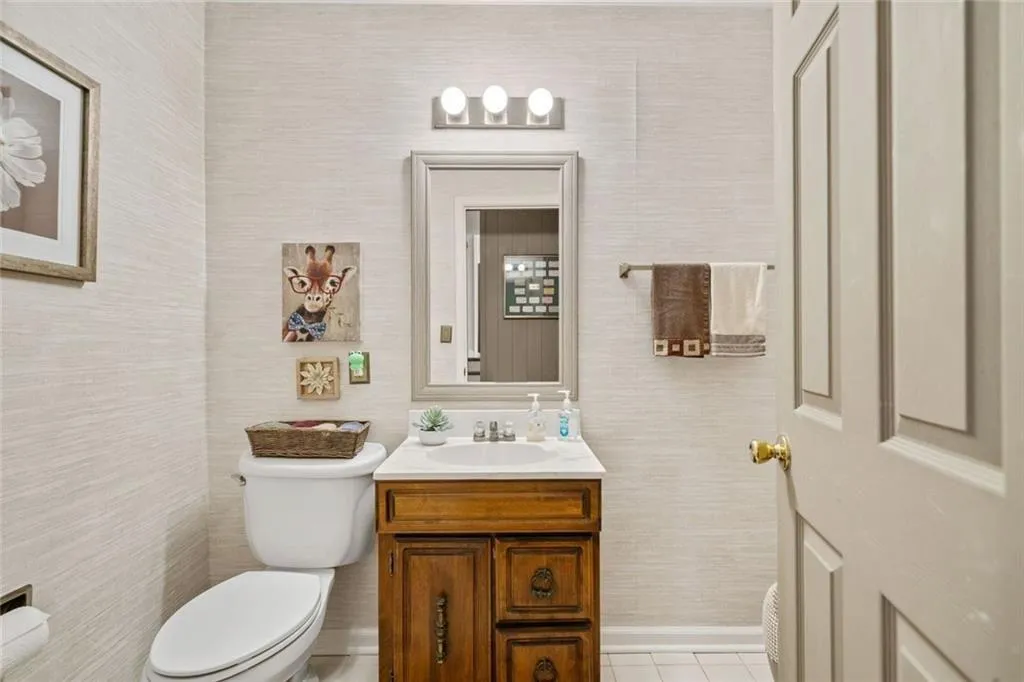 Marietta, Georgia 30067, United States, 4 Bedrooms Bedrooms, ,3 BathroomsBathrooms,Residential,Active,206075