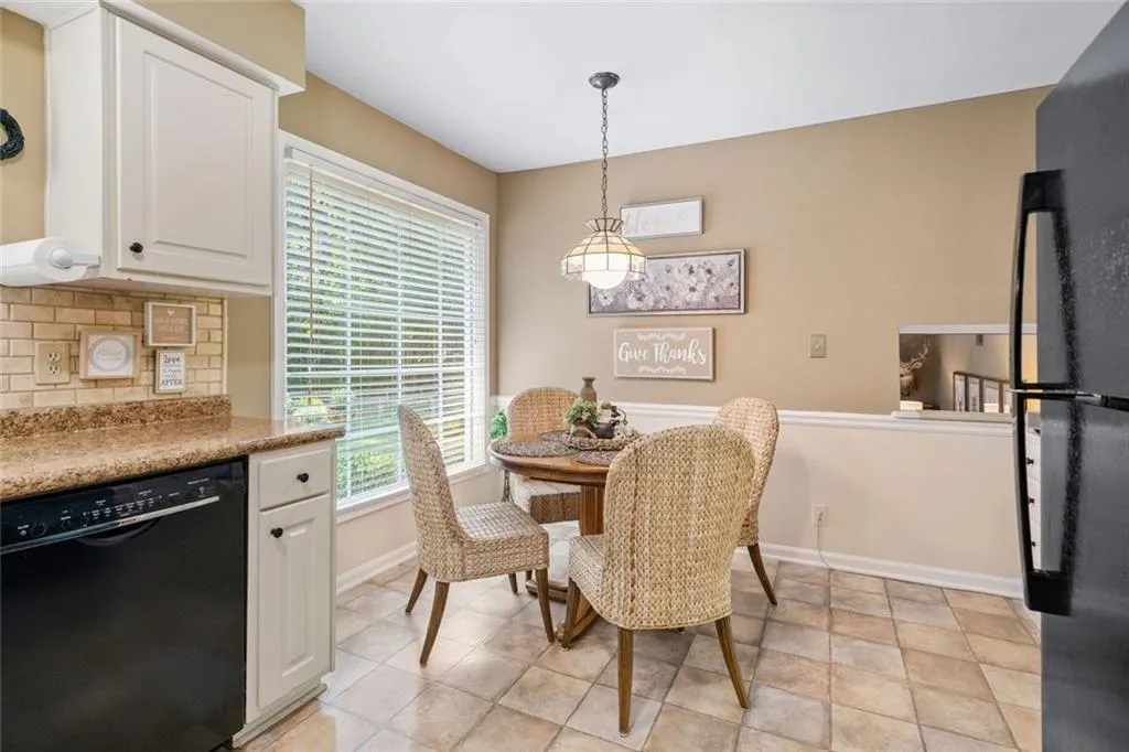 Marietta, Georgia 30067, United States, 4 Bedrooms Bedrooms, ,3 BathroomsBathrooms,Residential,Active,206075