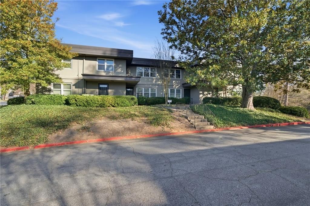 Photo of 285 Lakemoore Drive NE #B, Atlanta, GA 30342 (MLS # 7703912)