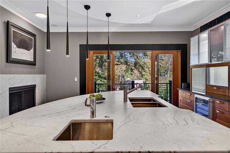 1216 E Rock Springs Road NW