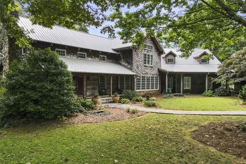 A home in Dawsonville