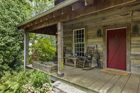 A home in Dawsonville