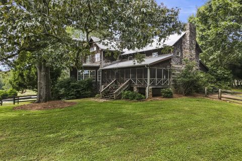 A home in Dawsonville