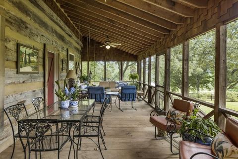 A home in Dawsonville