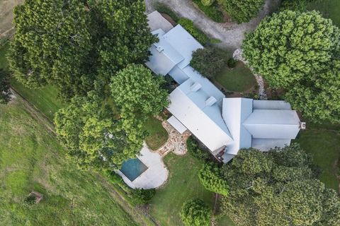 A home in Dawsonville