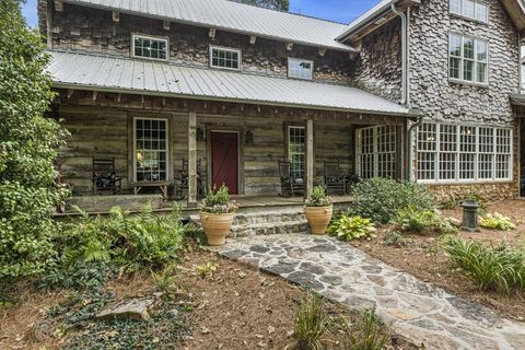 A home in Dawsonville