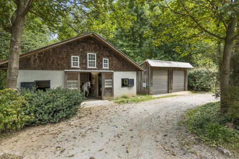 A home in Dawsonville