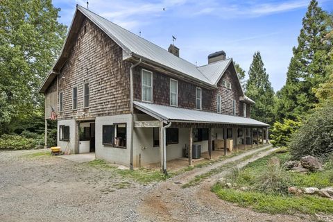 A home in Dawsonville