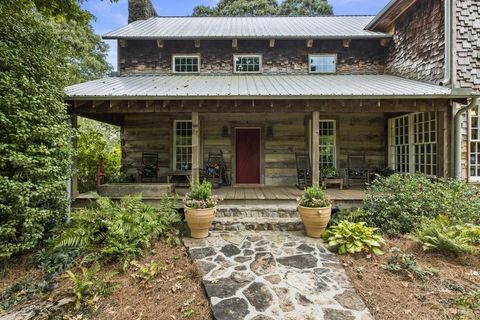 A home in Dawsonville