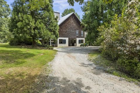 A home in Dawsonville