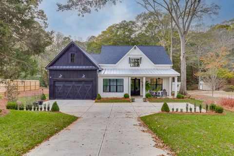 A home in Hoschton