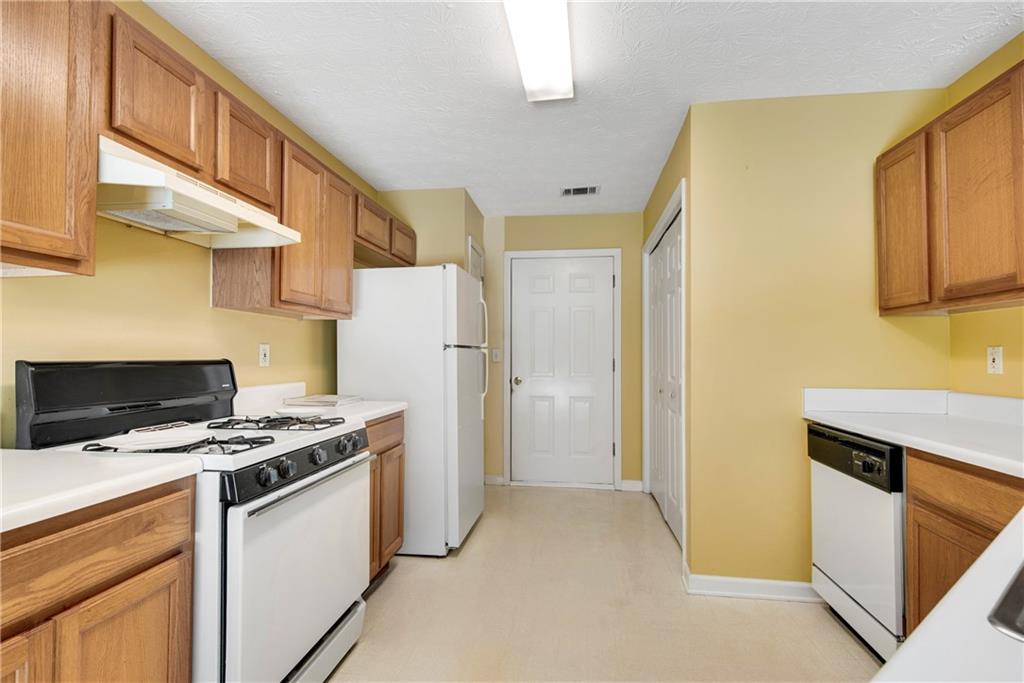 424 Yellow River Walk, Lawrenceville, Georgia image 11