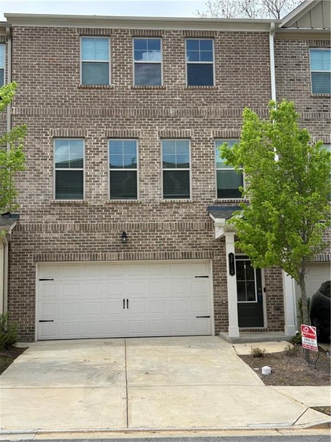 Townhouse For Sale - 3715 Davis Circle<br/> Duluth, GA 30096