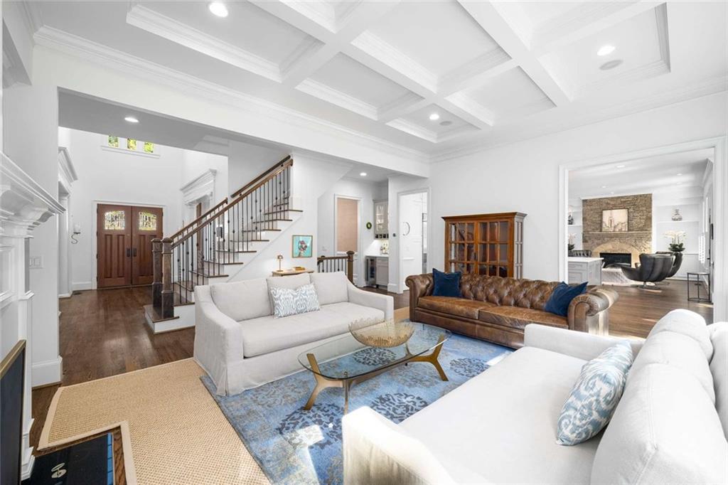 5015 Oakhurst Walk