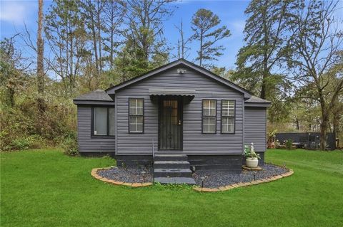 Homes For Sale - 7895 Hobgood Road<br/> Fairburn, GA 30213