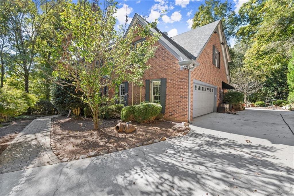 7300 Chattahoochee Bluff Drive