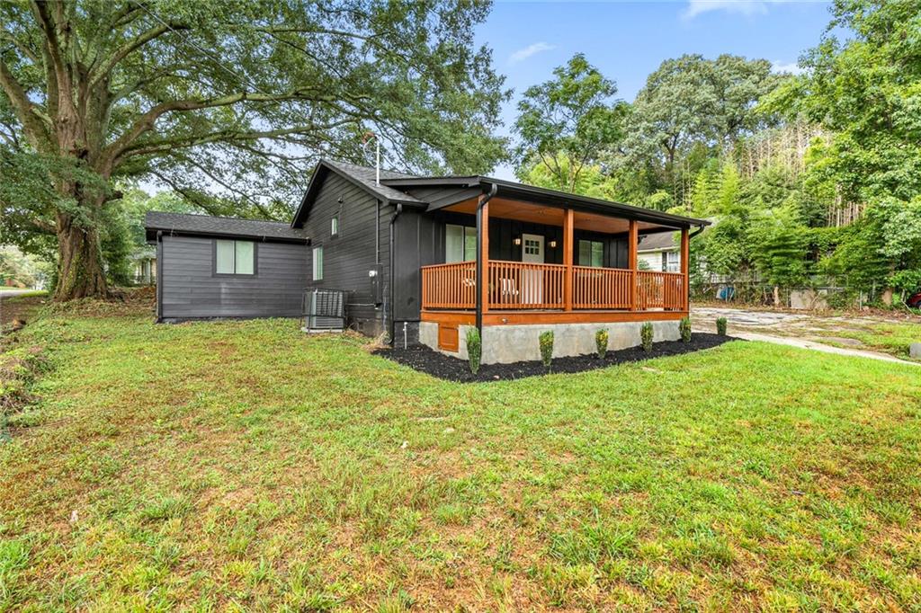 1111 Hillcrest Drive SE