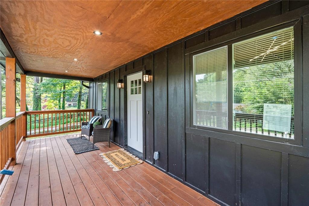 1111 Hillcrest Drive SE