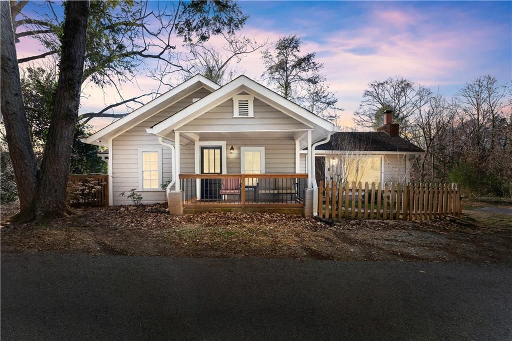 Photo of 86 Pine Street, Dahlonega, GA 30533 (MLS # 7705118)