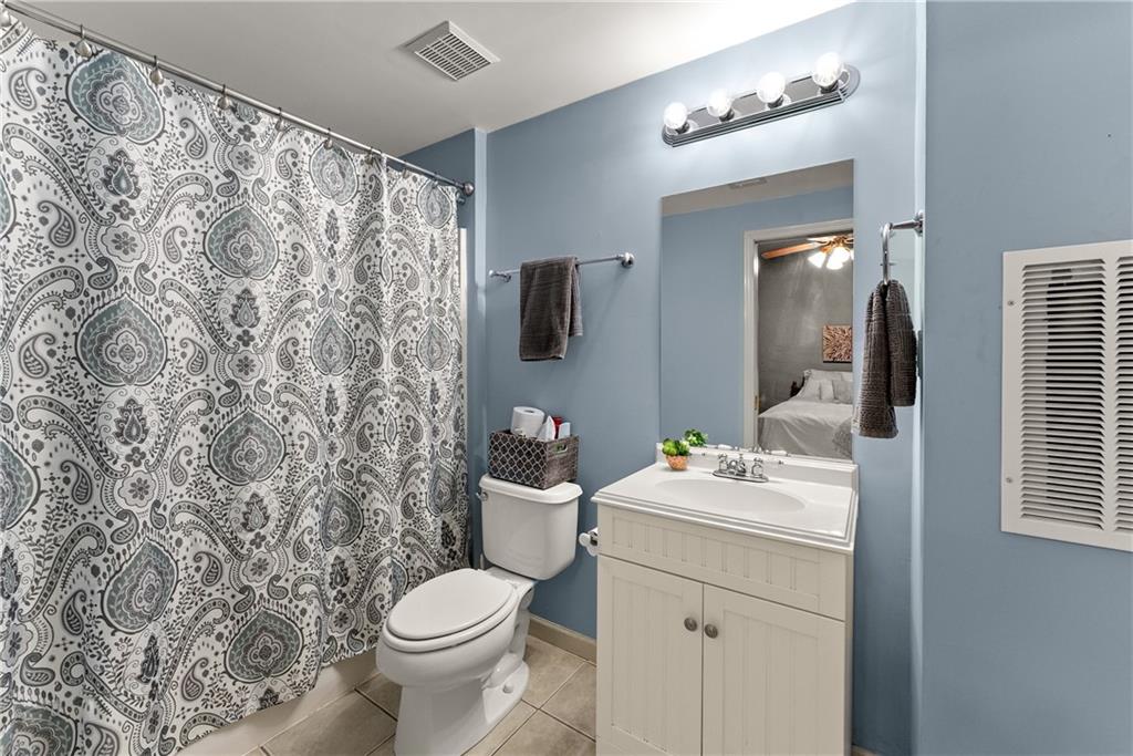 7876 Keepsake Lane, Flowery Branch, Georgia image 38