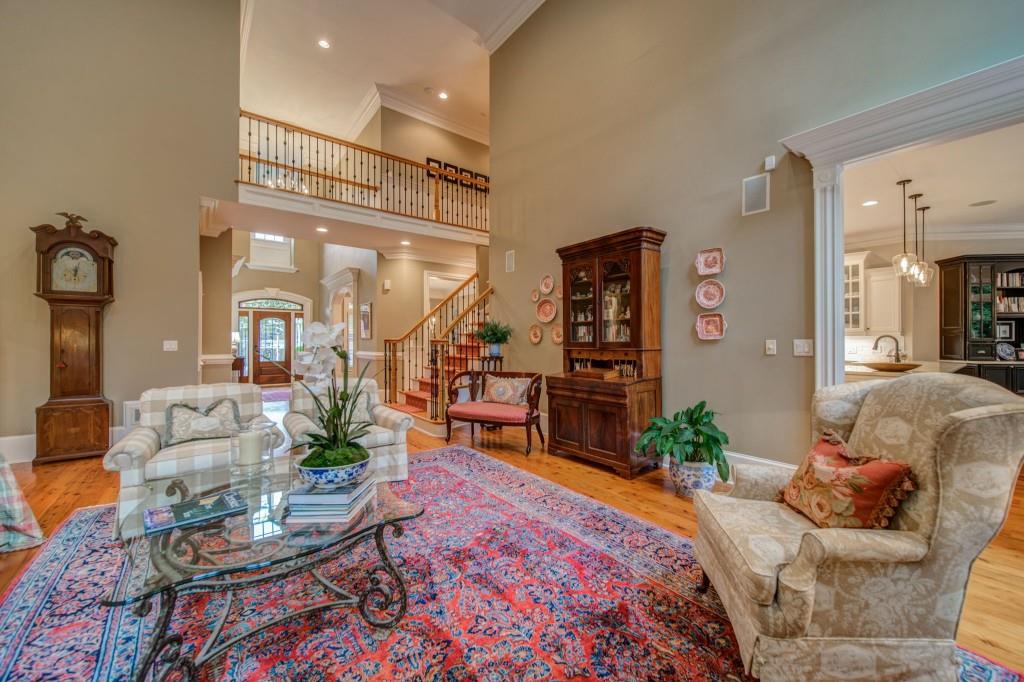 9070 Huntcliff Trace, Sandy Springs, Georgia image 11