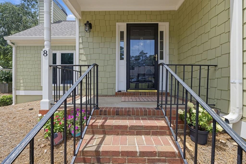 8 Vernon Glen Court