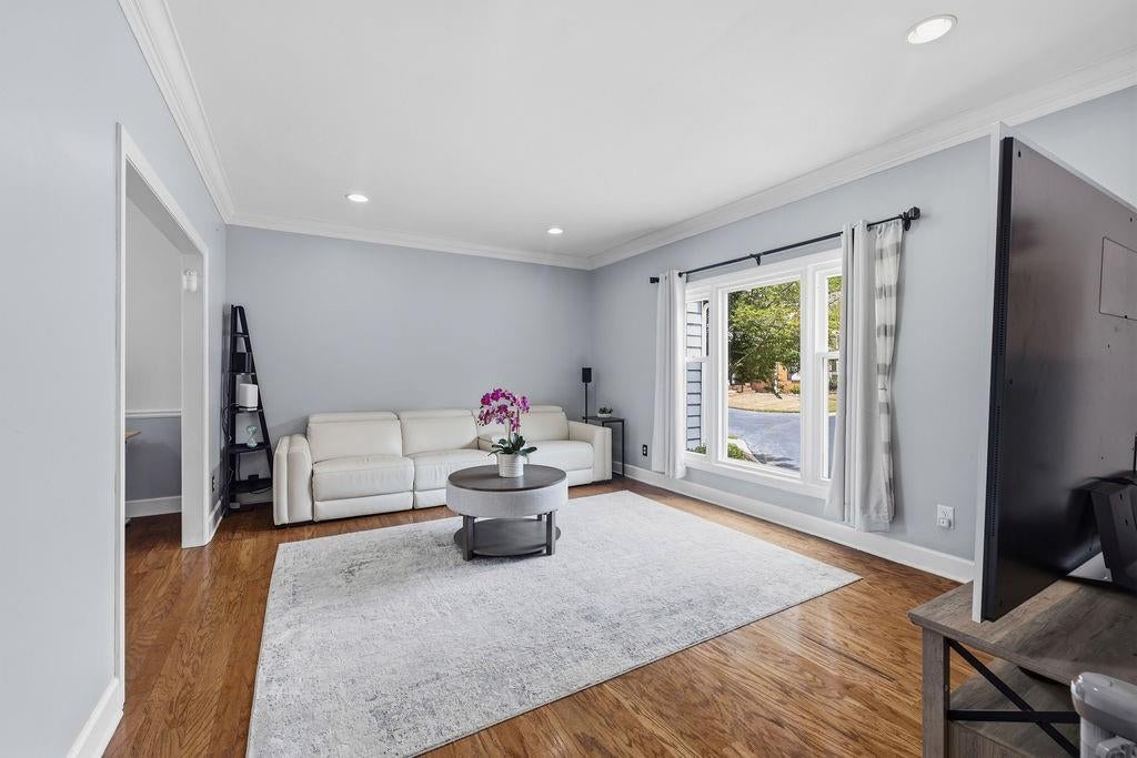 8 Vernon Glen Court