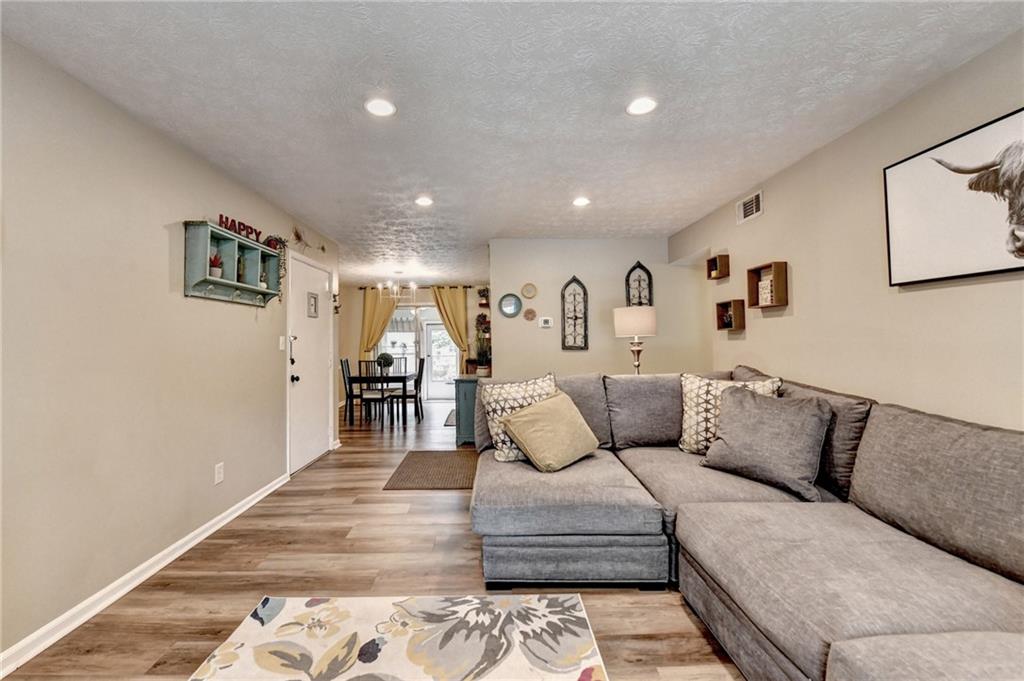 6700 Roswell Road 22B