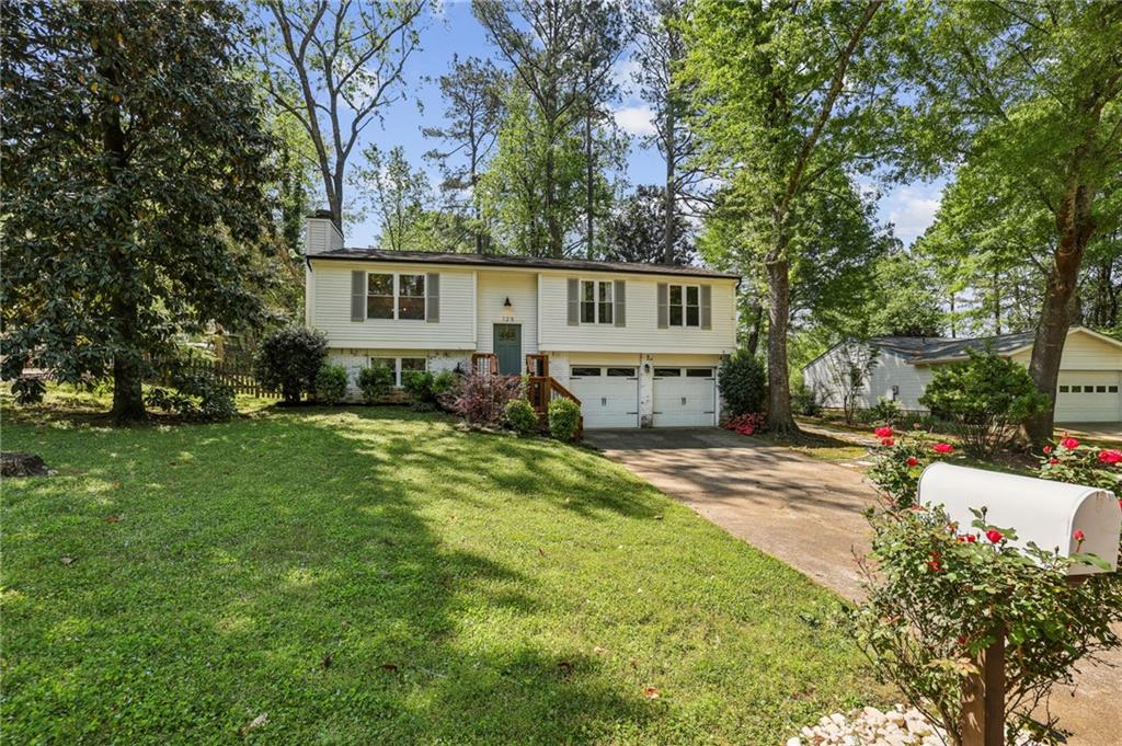 125 Roswell Farms Lane, Roswell, Georgia image 3
