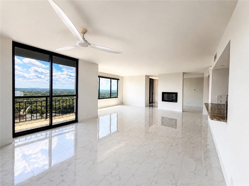 3481 Lakeside Drive
