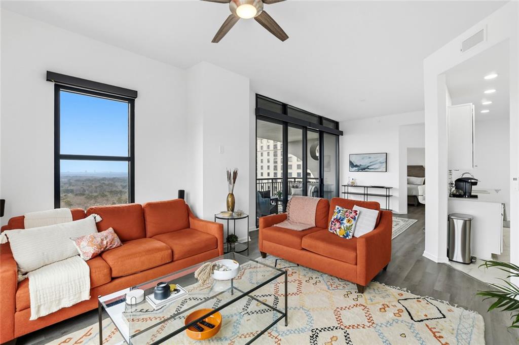 3040 Peachtree Road NW 1811