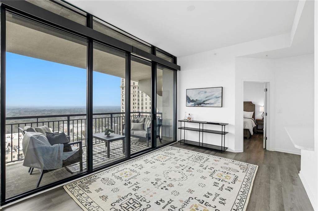 3040 Peachtree Road NW 1811