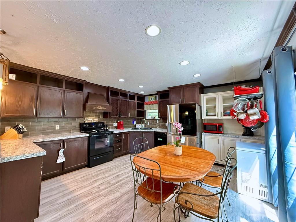 1048 Robin Hood Drive