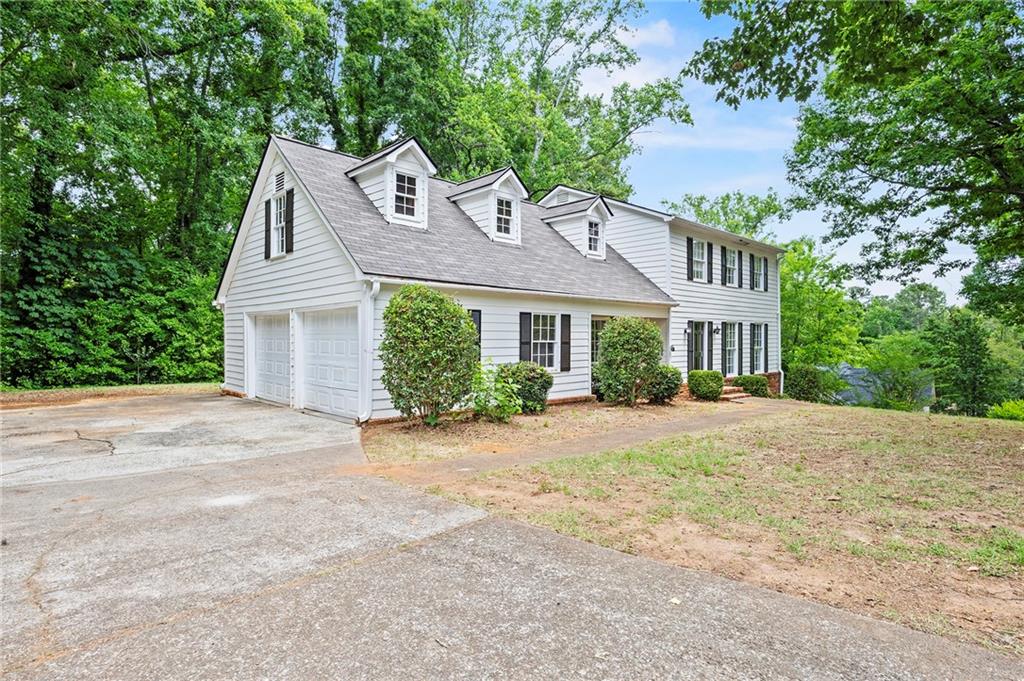 602 Commanche Drive
