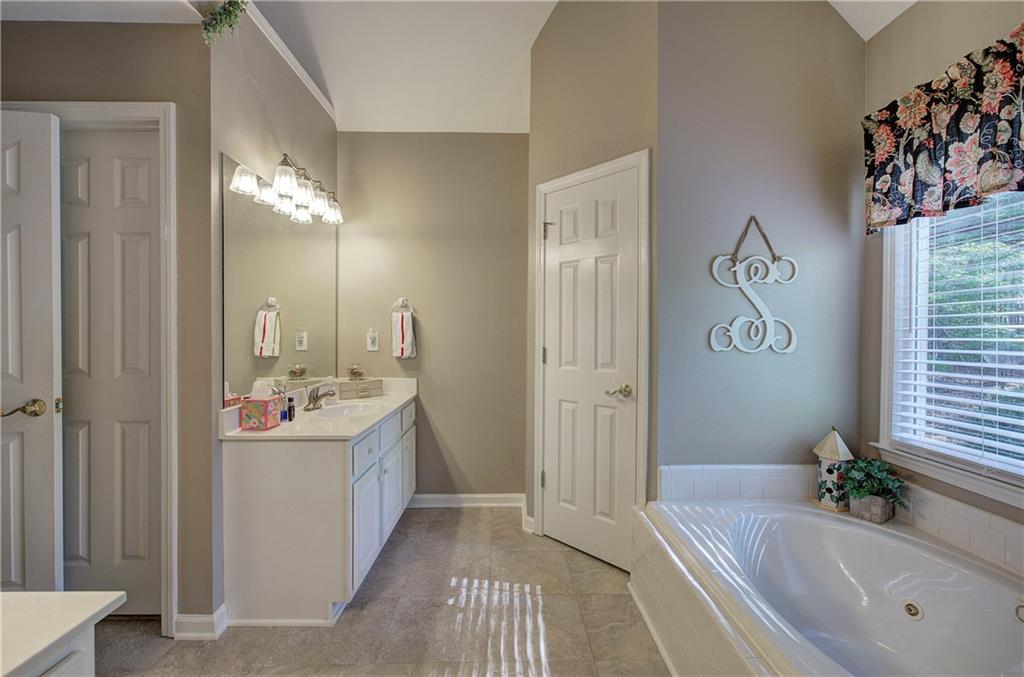 3945 Lorien Way, Kennesaw, Georgia image 33