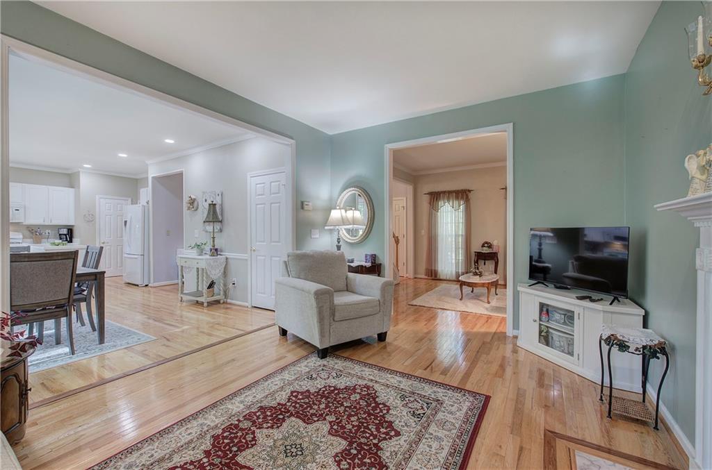 3945 Lorien Way, Kennesaw, Georgia image 14
