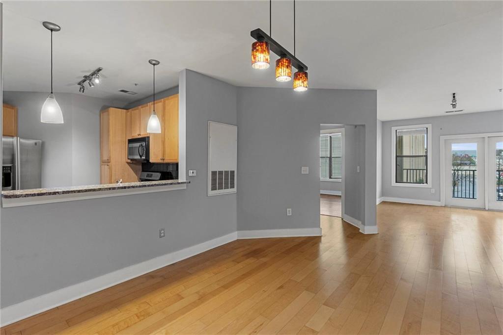 799 Hammond Drive 219